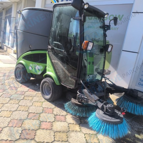 Nilfisk Diesel Road Sweeper MN-F2000