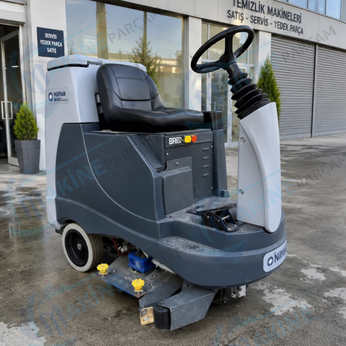 2.El Nilfisk BR 855 Binicili Temizlik Makinesi | Yenilenmiş