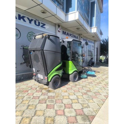 Nilfisk Diesel Road Sweeper MN-F2000