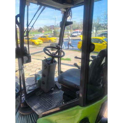Nilfisk Diesel Road Sweeper MN-F2000